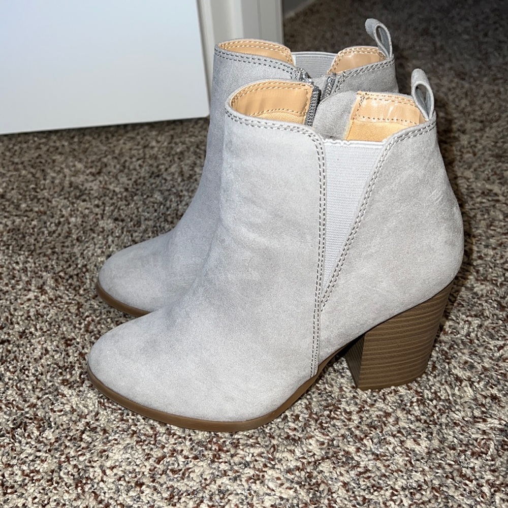 Super cute gray heel boots